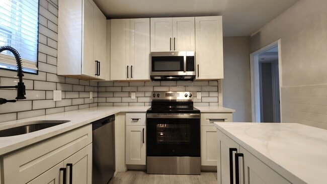 803 Westwood Dr, Unit 811-3N