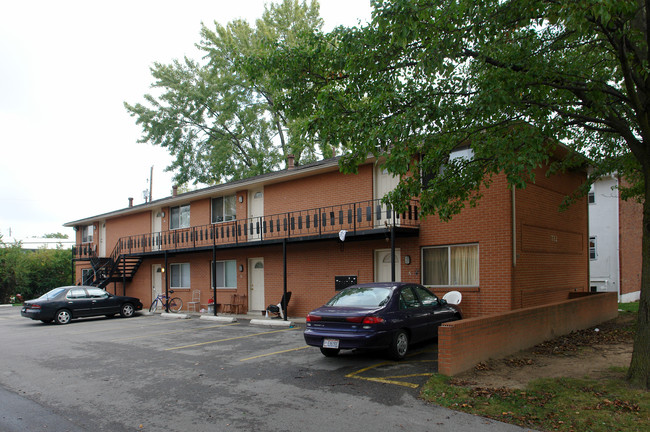 712-714 Riverview Dr in Columbus, OH - Foto de edificio - Building Photo