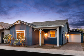 Village at College Park in Chandler, AZ - Foto de edificio - Building Photo