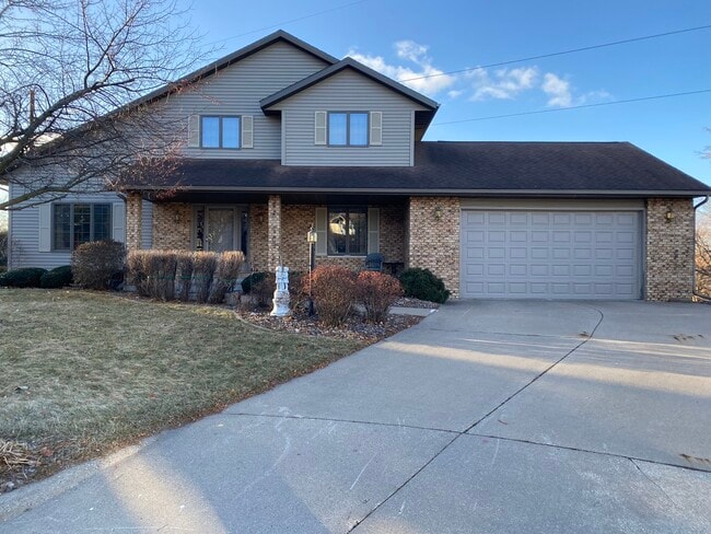150 Fairway Ct