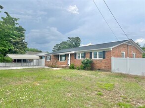965 Kaywood Dr in Fayetteville, NC - Building Photo - Building Photo