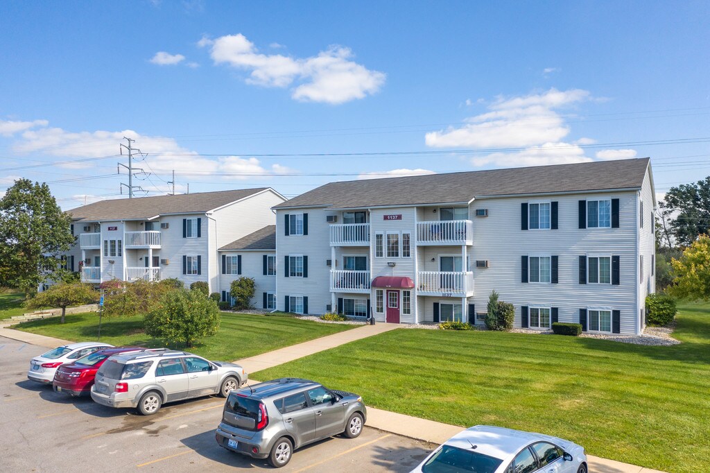 Prentis Estates Apartments in Howell, MI