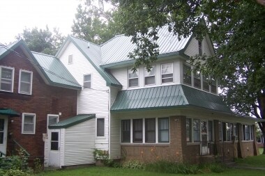 1402 Willis Ave in Perry, IA - Building Photo