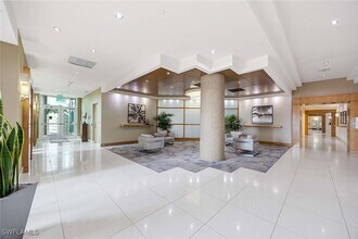 4651 Gulf Shore Blvd N in Naples, FL - Building Photo - Building Photo