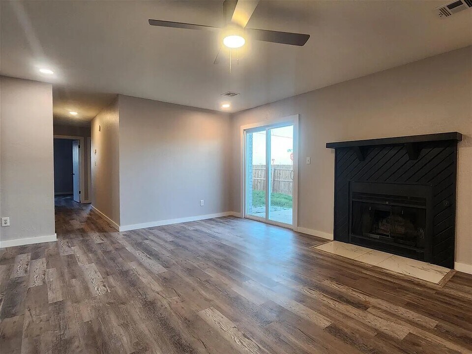 5401 NW King Richard Ave in Lawton, OK - Building Photo