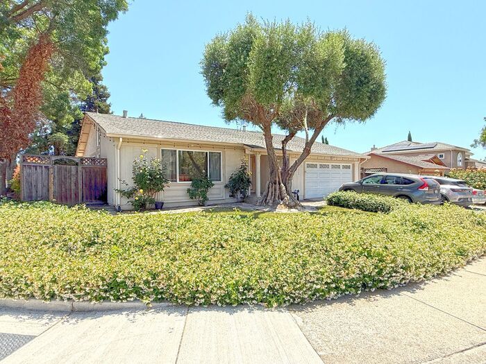 3046 Fowler Rd in San Jose, CA - Foto de edificio
