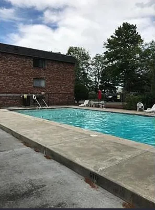 23 McCormick Terrace in Stoughton, MA - Foto de edificio - Building Photo