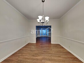 2106 Forest Edge Dr in Greensboro, NC - Building Photo - Building Photo