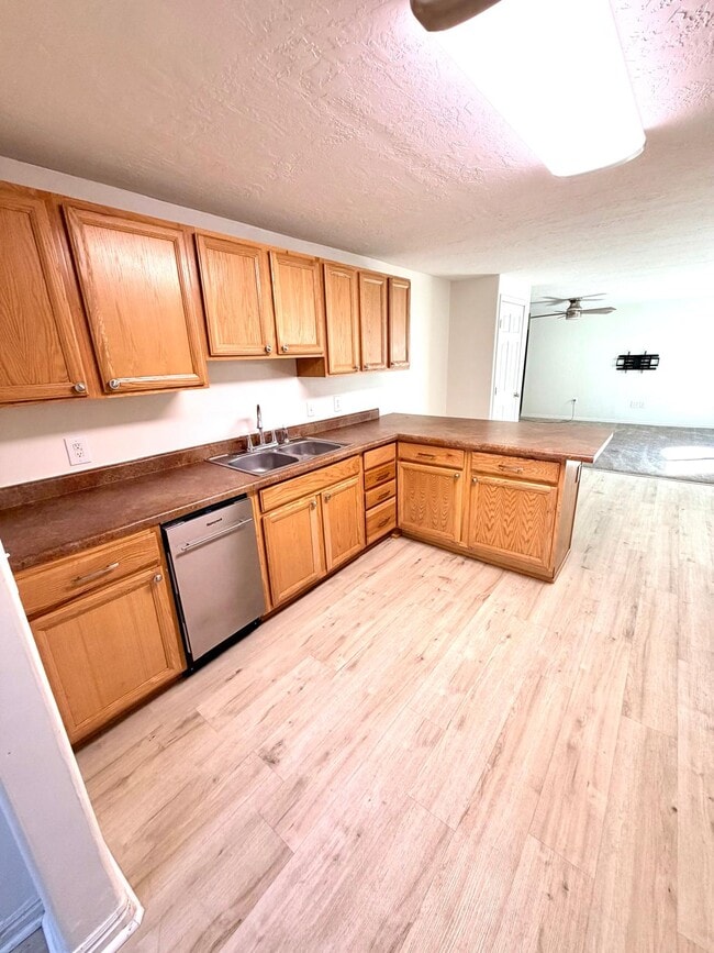 1401 W 2250 S in Woods Cross, UT - Building Photo - Building Photo