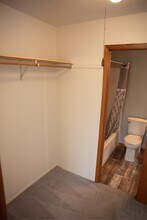 10646 Hummingbird St NW in Coon Rapids, MN - Foto de edificio - Building Photo