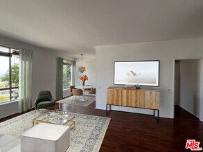 622 S Barrington Ave in Los Angeles, CA - Building Photo - Building Photo
