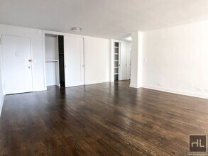 5 AVENUE in New York, NY - Building Photo - Building Photo