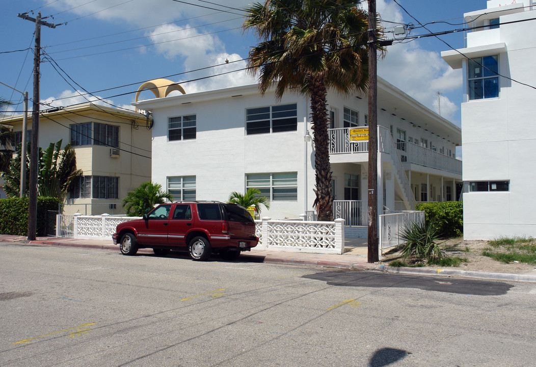 7510 Carlyle Ave in Miami Beach, FL - Building Photo