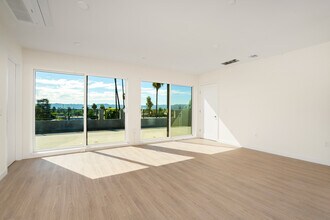 14629 W Erwin St in Van Nuys, CA - Building Photo - Building Photo