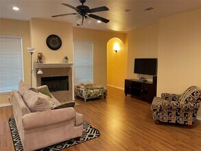 157 April Waters Dr W in Montgomery, TX - Building Photo - Building Photo