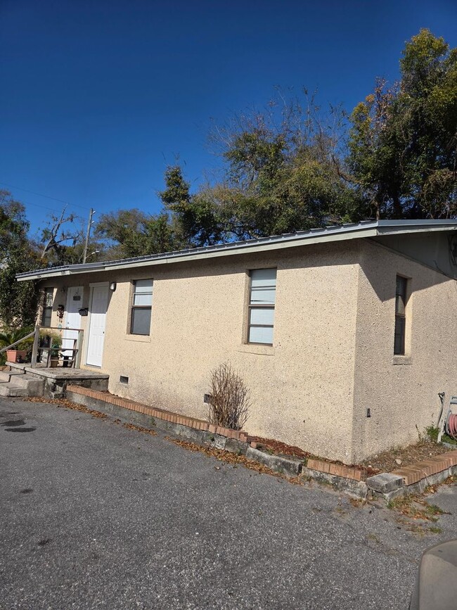 property at 1713 Cesery Blvd