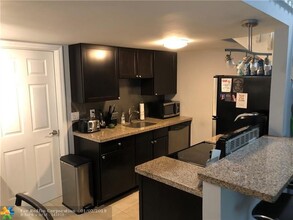 1455 Holly Heights Dr in Fort Lauderdale, FL - Building Photo - Building Photo