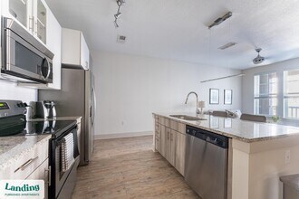 655 W Marina Cove Dr, Unit 226 in St. Augustine, FL - Foto de edificio - Building Photo