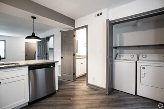 Rippling Stream Townhomes in Durham, NC - Foto de edificio - Building Photo