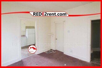 609 Laurel Ave in Janesville, WI - Building Photo - Building Photo