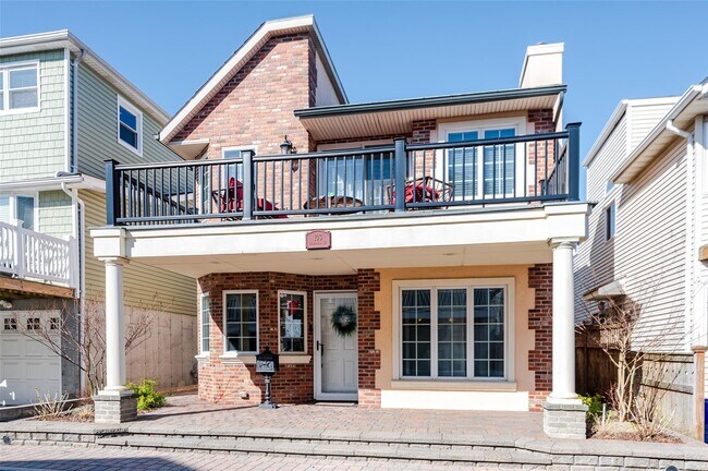property at 103 Nebraska St