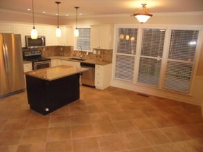 2235 Saluda Ln NW in Acworth, GA - Foto de edificio - Building Photo