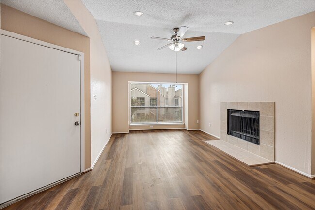 6701 Sands Point Dr in Houston, TX - Building Photo - Building Photo