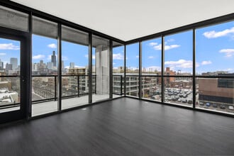 1301 W Washington Blvd, Unit 1608 in Chicago, IL - Building Photo - Building Photo