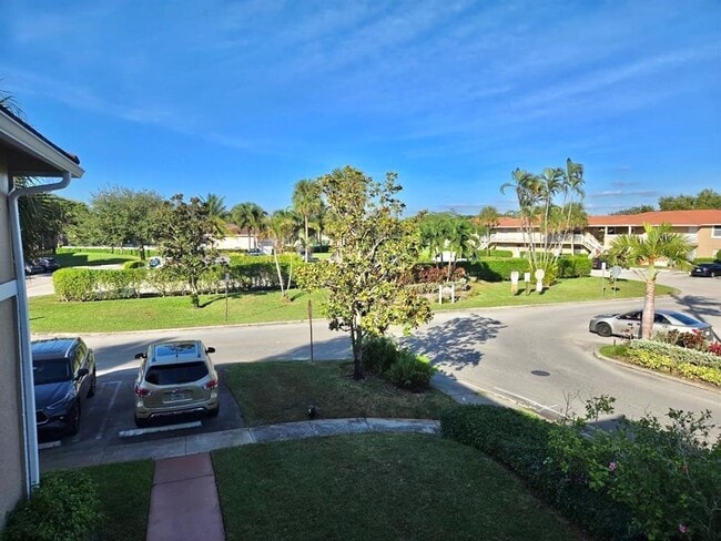 property at 9918 Twin Lakes Dr