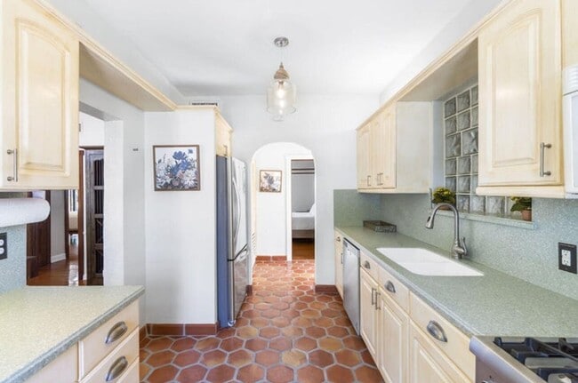 400 33rd St in West Palm Beach, FL - Building Photo - Building Photo