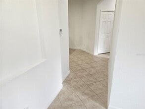 1040 Crestwood Commons Ave in Ocoee, FL - Building Photo - Building Photo