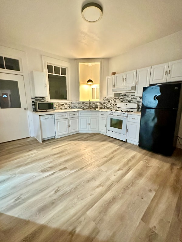 property at 218 Monterey Blvd