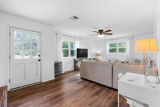 617 Johnson St in Bertram, TX - Building Photo - Building Photo