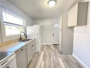 1118 Little Bay Ave in Norfolk, VA - Building Photo - Building Photo