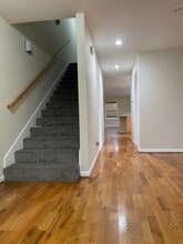 685 Garibaldi St SW in Atlanta, GA - Foto de edificio - Building Photo