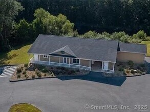4 Grove St in East Haddam, CT - Building Photo - Building Photo