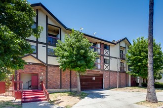 Linden Ii Apartments in Glendale, CA - Building Photo - Building Photo