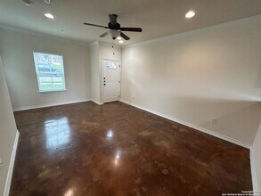 622 Meadow Arbor Ln in Universal City, TX - Building Photo - Building Photo