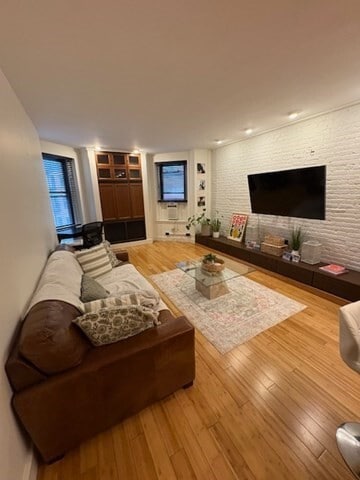 228 Commonwealth Ave, Unit 2R