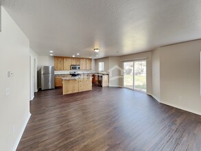 3557 S White Tail Trl in Saratoga Springs, UT - Building Photo - Building Photo