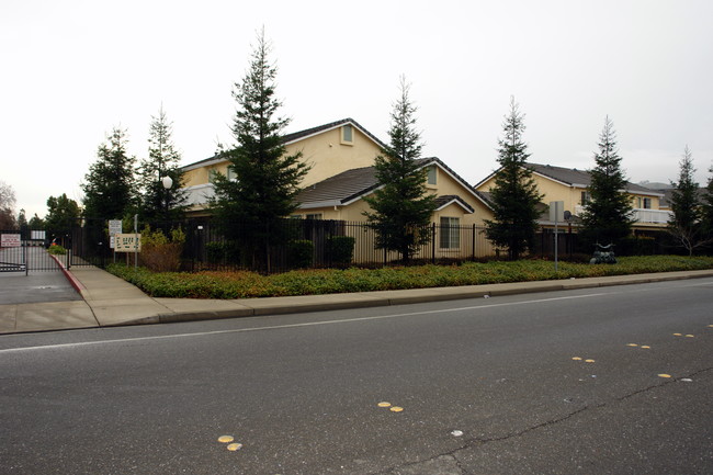 Walnut Grove Senior Apartments in Vacaville, CA - Building Photo - Building Photo