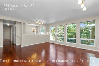 226 Vashon Ave SE in Renton, WA - Building Photo - Building Photo