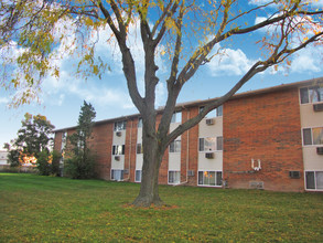 Valley Park in Toledo, OH - Foto de edificio - Building Photo