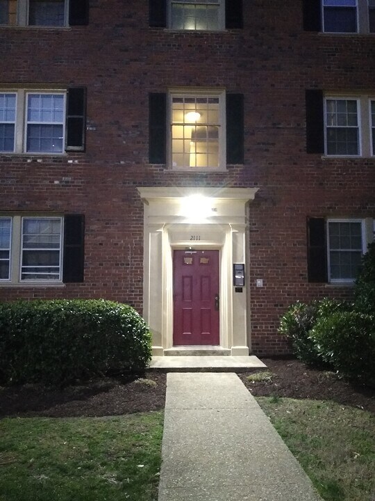 2111 Suitland Terrace SE in Washington, DC - Building Photo