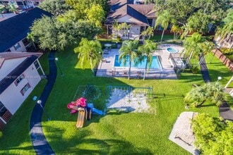 11209 SW 88th St in Miami, FL - Building Photo - Building Photo