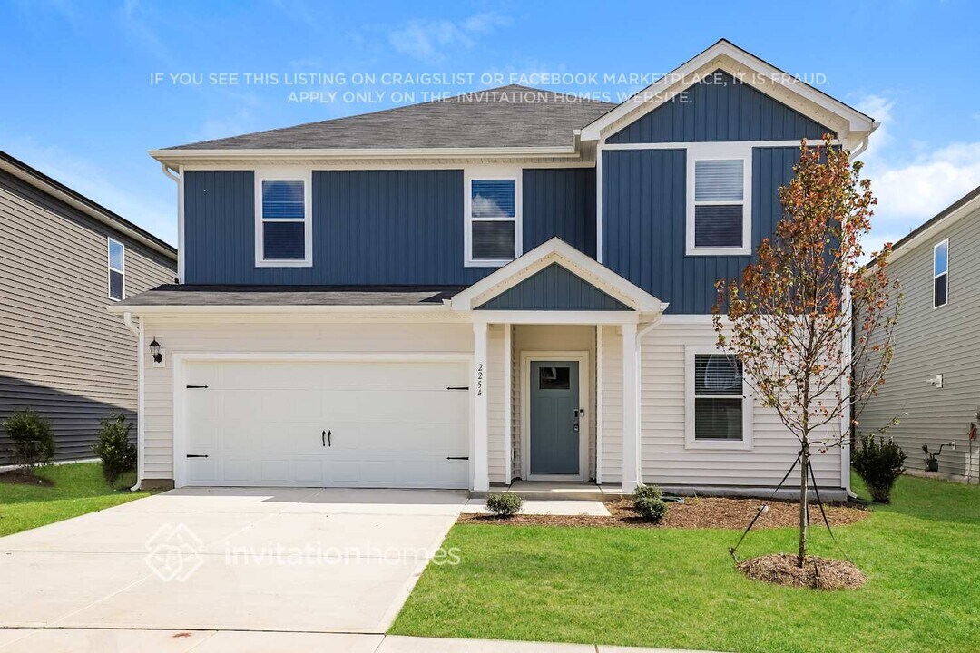 2254 Cherry Crk Rd in Haw River, NC - Building Photo