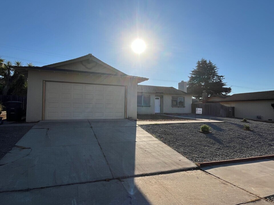 4616 Laurelwood Dr in Santa Maria, CA - Building Photo