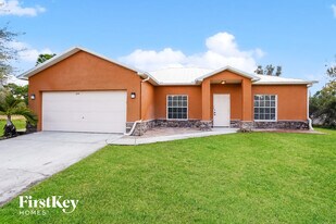 806 Anza Ave in Lehigh Acres, FL - Building Photo