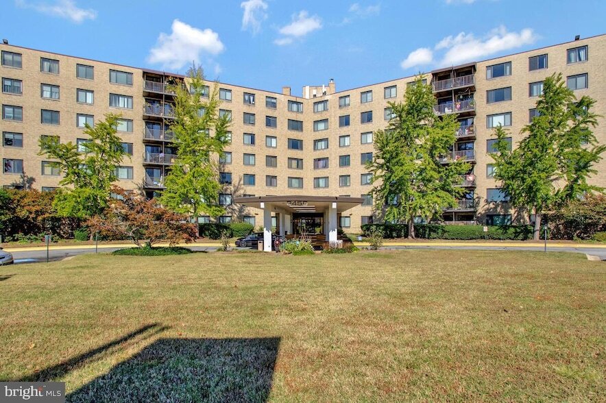 3450 Toledo Terrace, Unit 709 in Hyattsville, MD - Foto de edificio