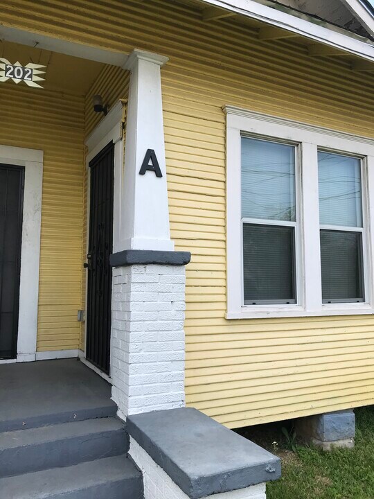 202 Edgewood St, Unit #A Photo